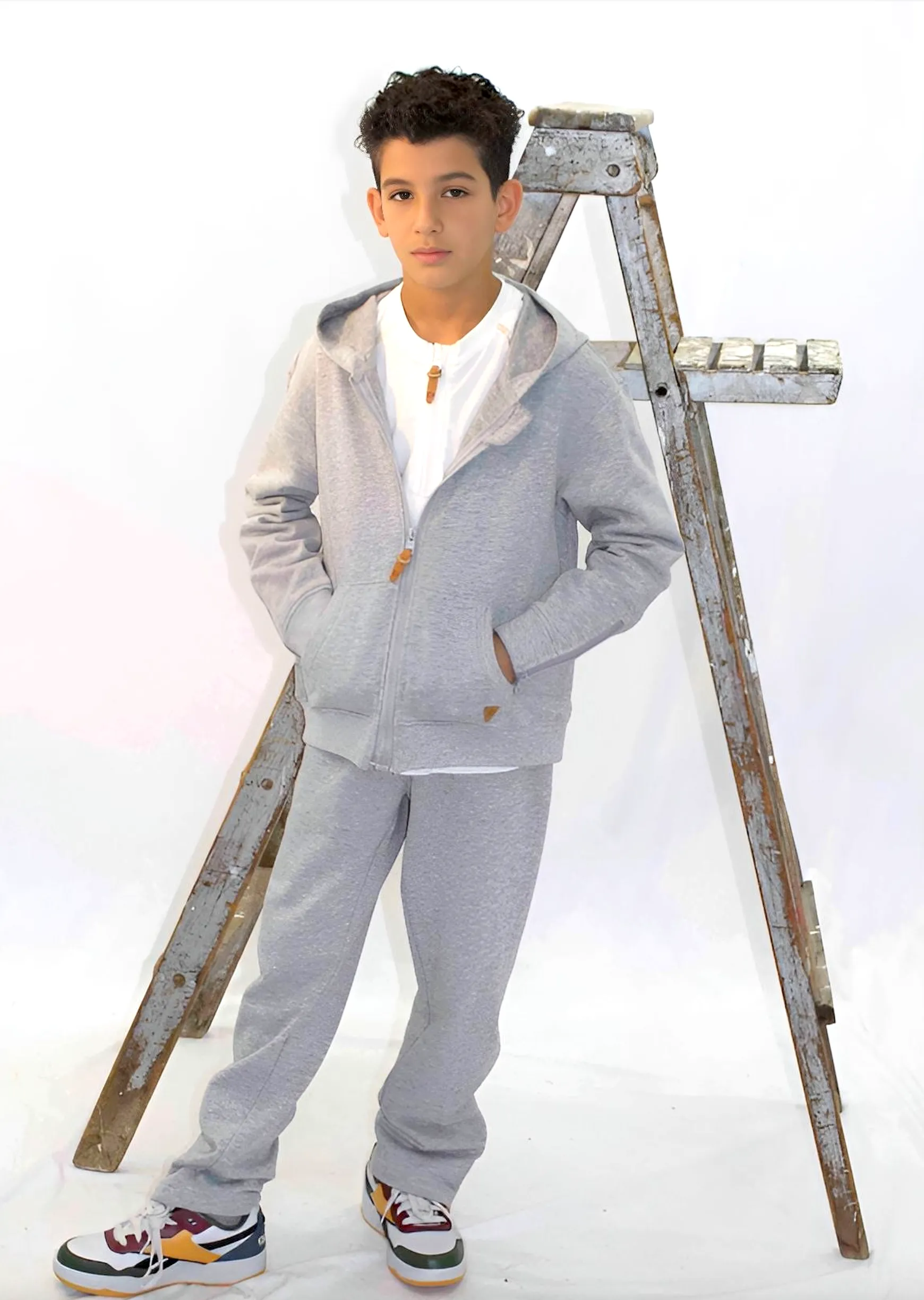 Adaptive Kids Sweatpants: Adjustable Elastic Waist, Zippered Sides for Easy Undressing