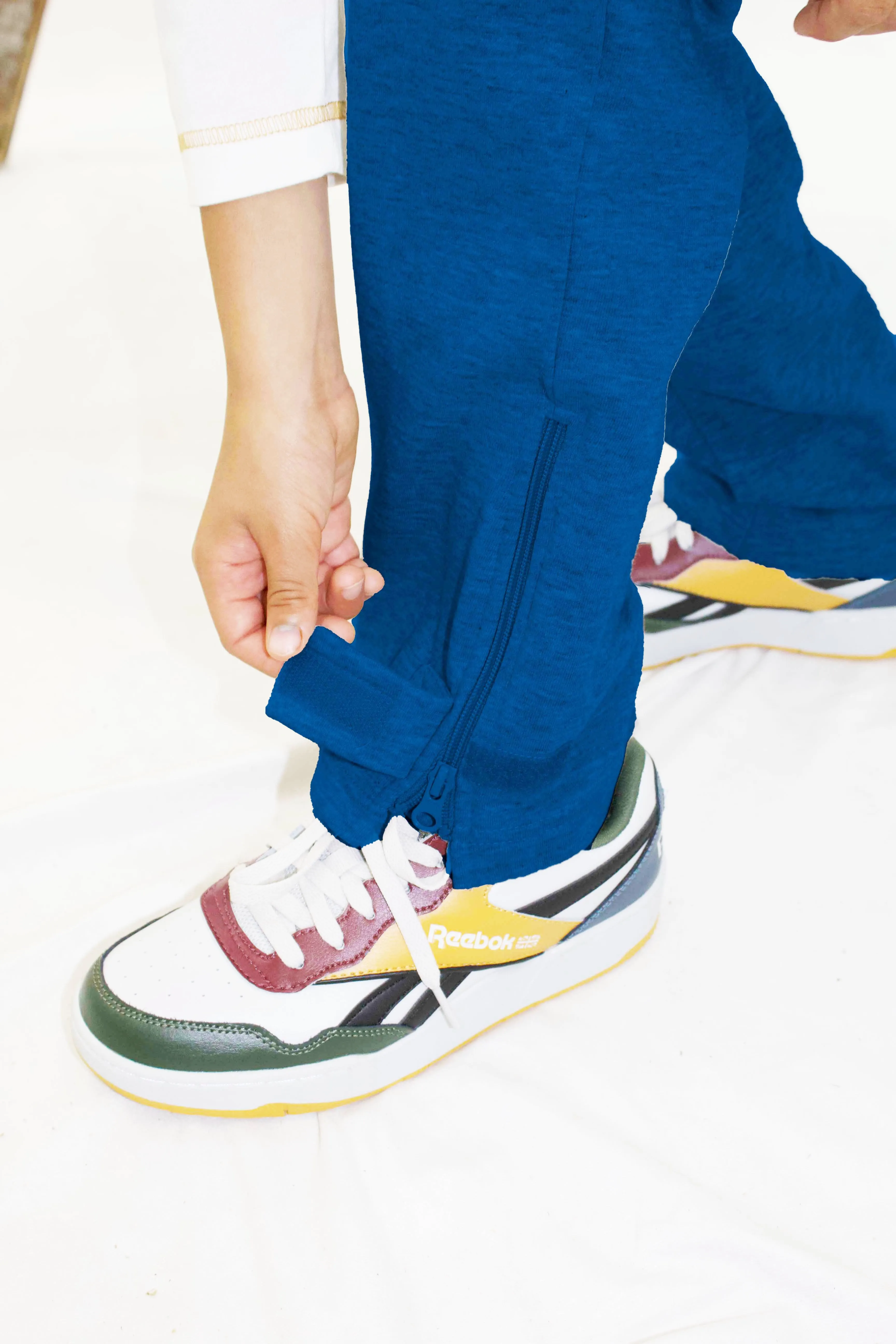 Adaptive Kids Sweatpants: Adjustable Elastic Waist, Zippered Sides for Easy Undressing