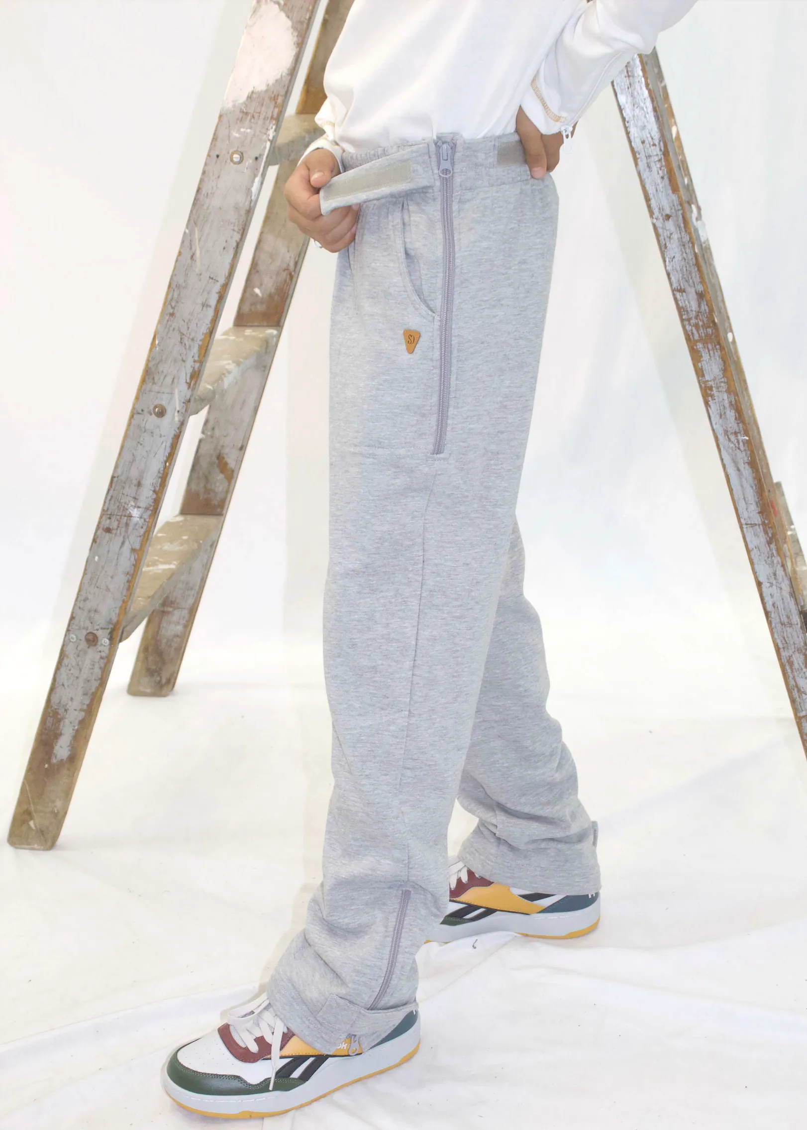 Adaptive Kids Sweatpants: Adjustable Elastic Waist, Zippered Sides for Easy Undressing