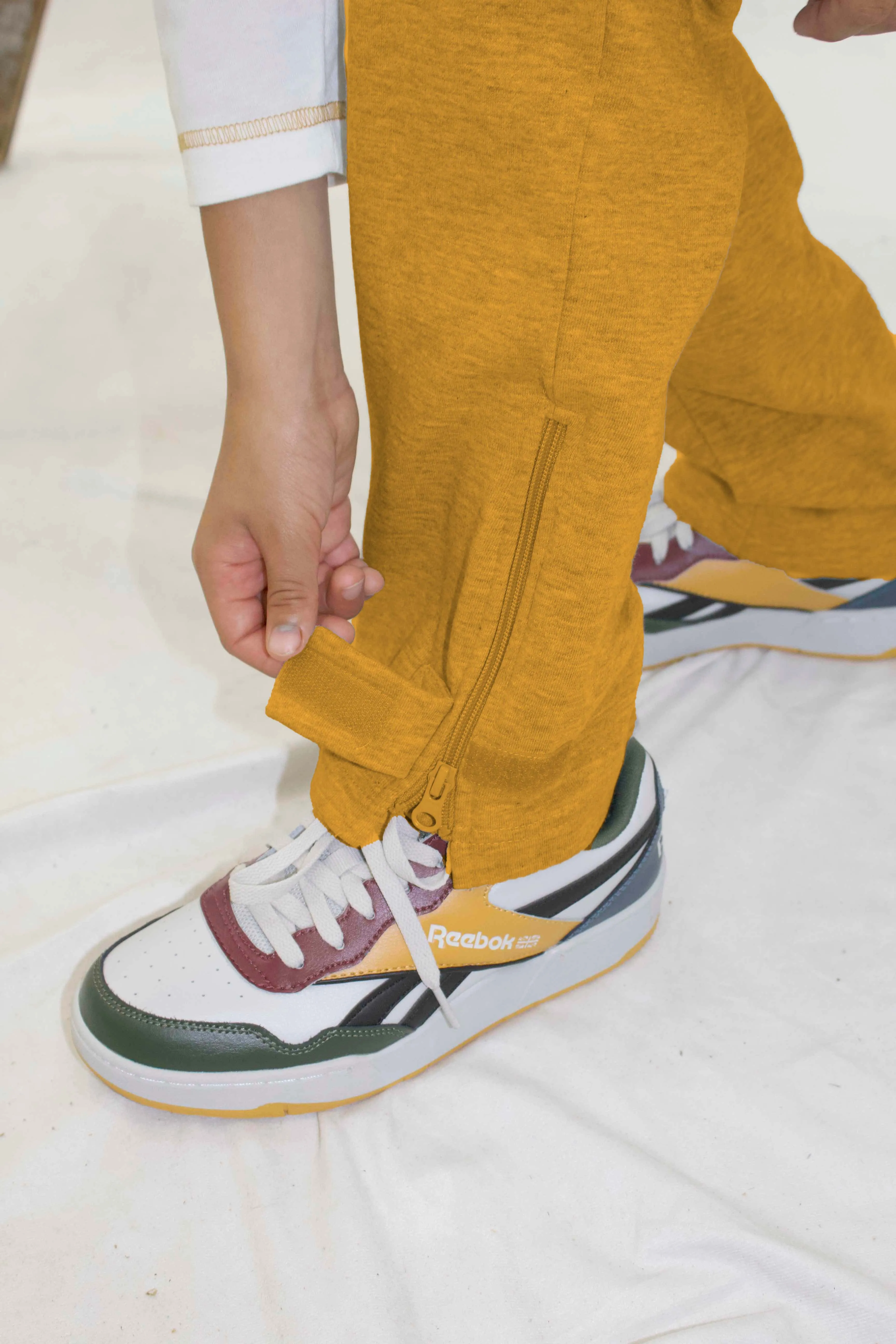 Adaptive Kids Sweatpants: Adjustable Elastic Waist, Zippered Sides for Easy Undressing