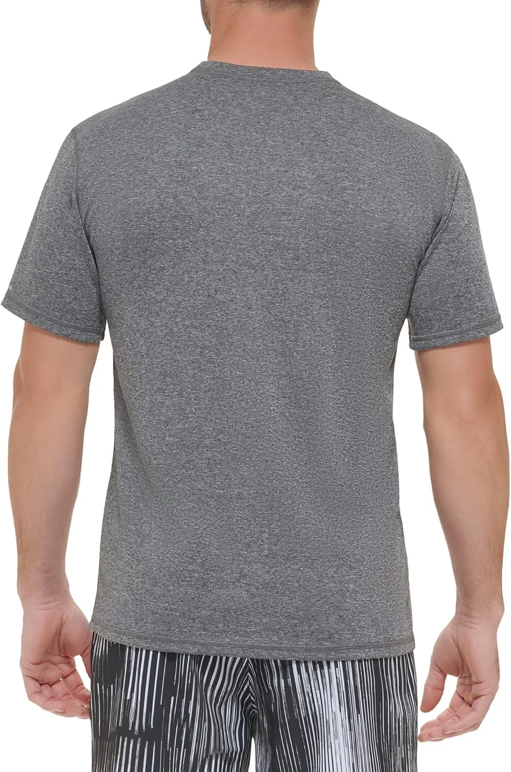 Calvin Klein Men's Standard Light Weight Quick Dry Short Sleeve 40  UPF Protection Active Top