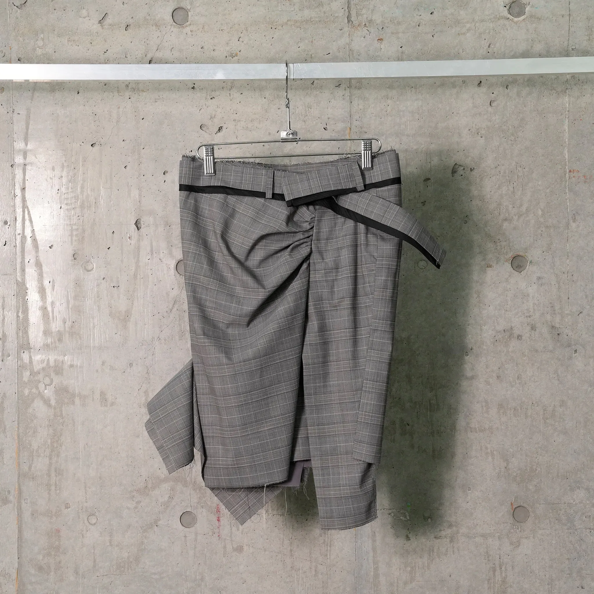 DRAPE PENCIL SKIRT / GREY
