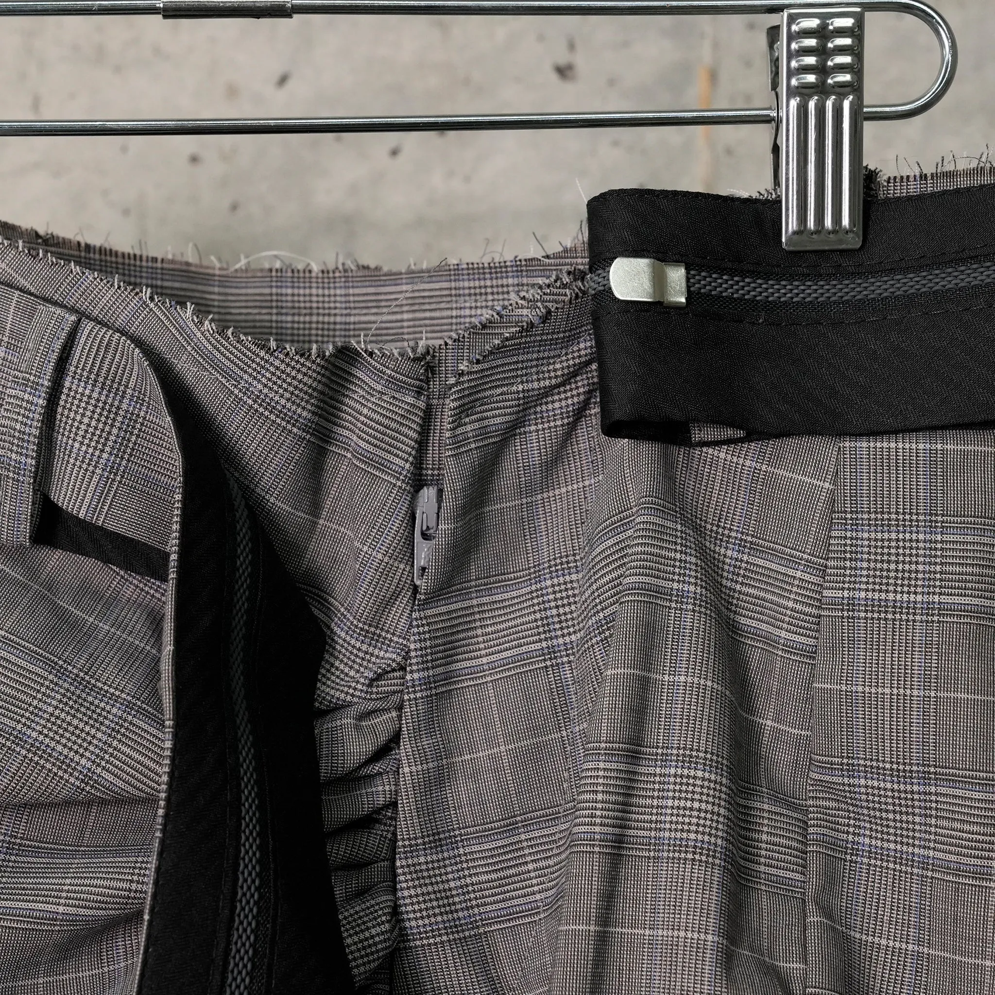 DRAPE PENCIL SKIRT / GREY