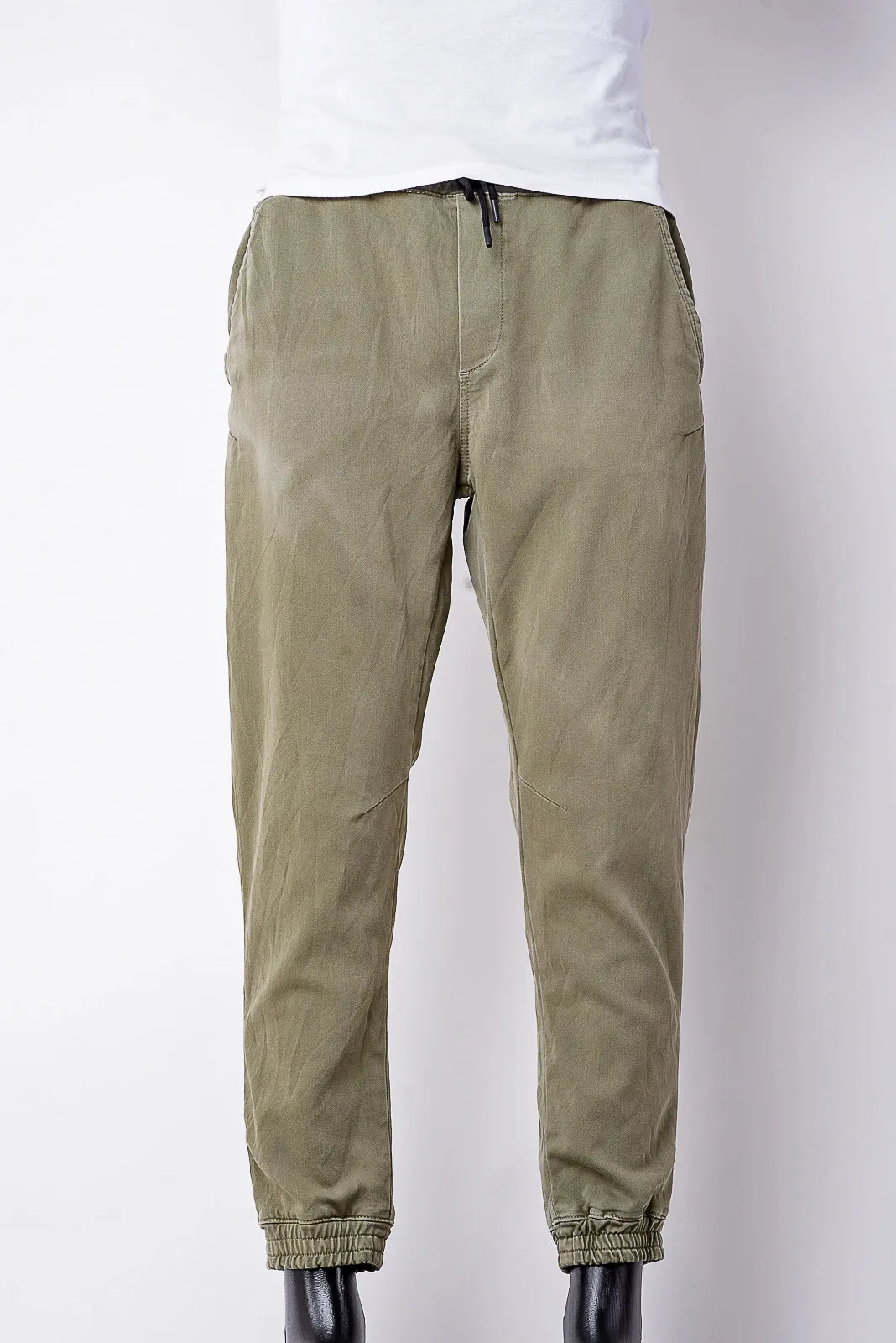regular cuffed trousers in olive